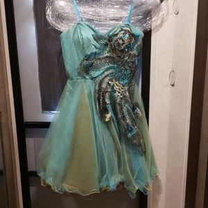 Dave & Johnny Short Dress